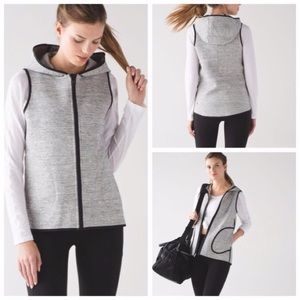 Lululemon Insculpt Vest NWT 10 Reversible Hooded